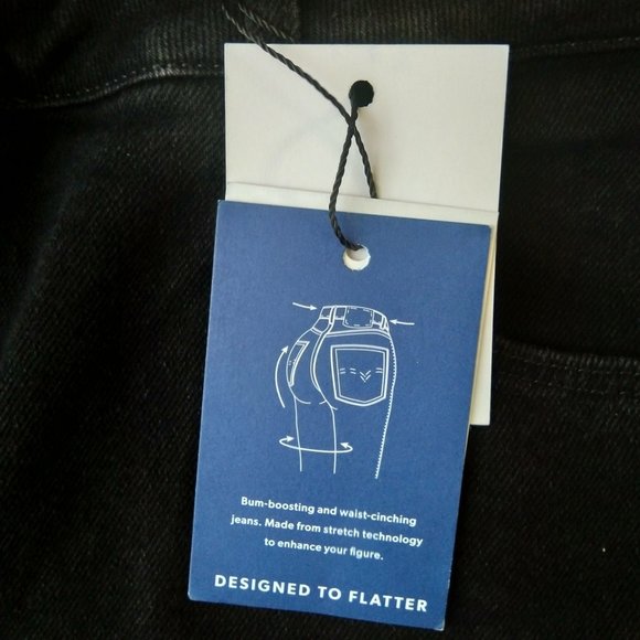 NEW LOOK LIFT & SHAPE HIGH WAIST MOM JEANS, BLACK - Picture 4 of 7